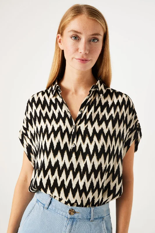 Garcia Short Sleeved Shirt - Zig Zag Print Soft Flowing Short Shirt