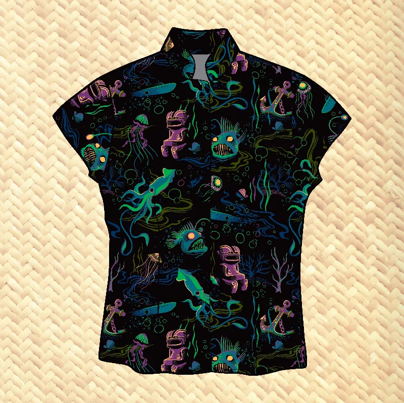 Jeff Granito's 'Dwellers of the Deep' - Classic Aloha Button Up-Shirt - Womens - Ready to Ship! Cozy Knit Short Sleeve Top