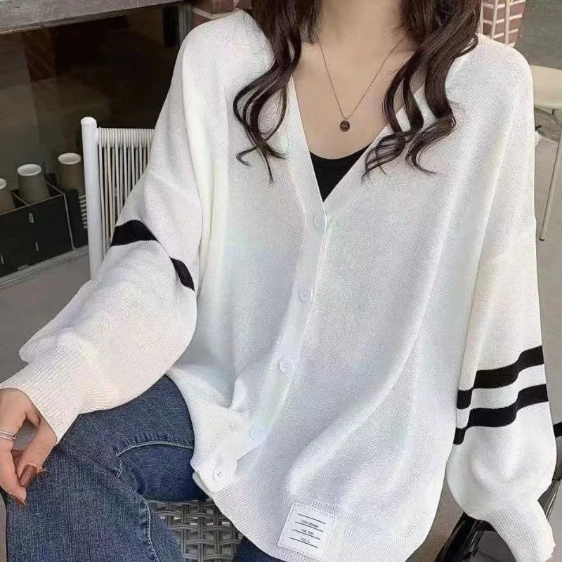 Women's Spliced Buttons Stripe V-Neck Long Sleeve Shirt Fashionable Short Sleeve Shirt Women's Spliced Buttons Stripe V-Neck Long Sleeve Shirt Fashionable Short Sleeve Shirt