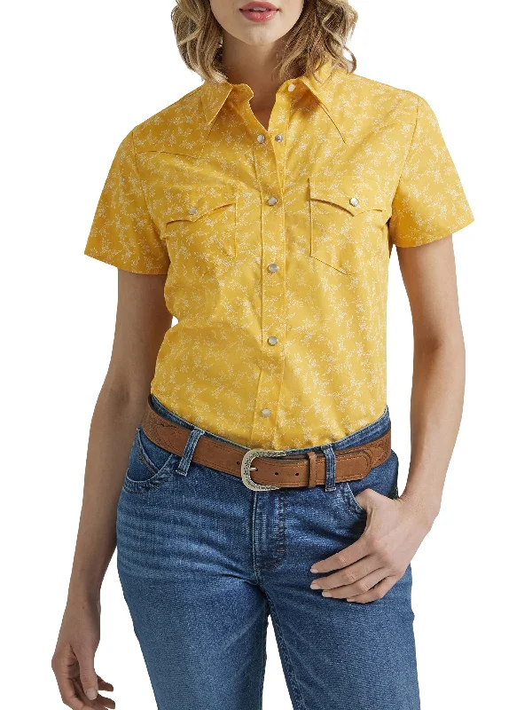 Wrangler Retro Yellow Floral Western Snap Short Sleeve Shirt Casual Button-Down Short Shirt Wrangler Retro Yellow Floral Western Snap Short Sleeve Shirt Casual Button-Down Short Shirt