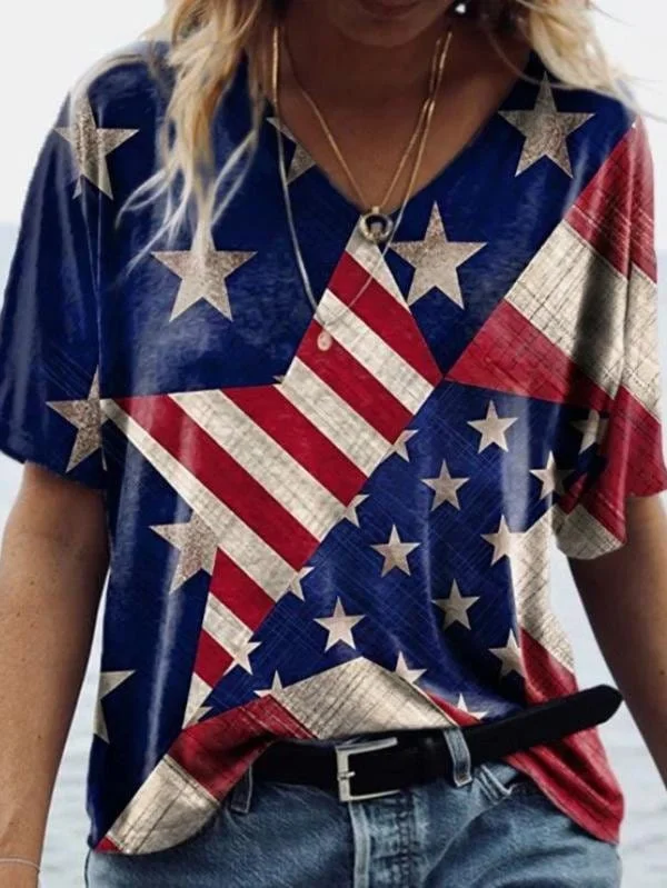 Star Print V-neck Tee with Color-blocking Design Front Pockets Side Pockets Patch Pockets Star Print V-neck Tee with Color-blocking Design Front Pockets Side Pockets Patch Pockets