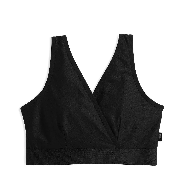 Adaptable Crossover Cutout Bra - Traveler Black Simple Wireless Bra