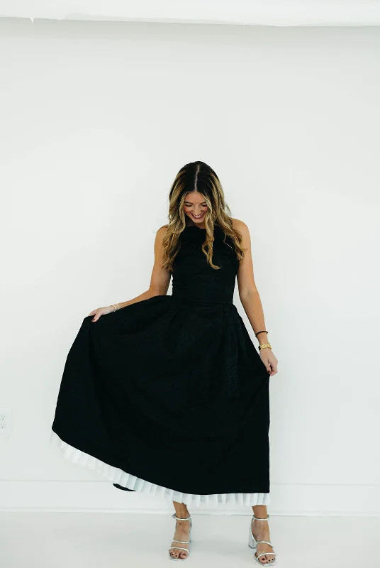 Lynn Midi Dress - Black Trendy Smocked Waist Midi Dress